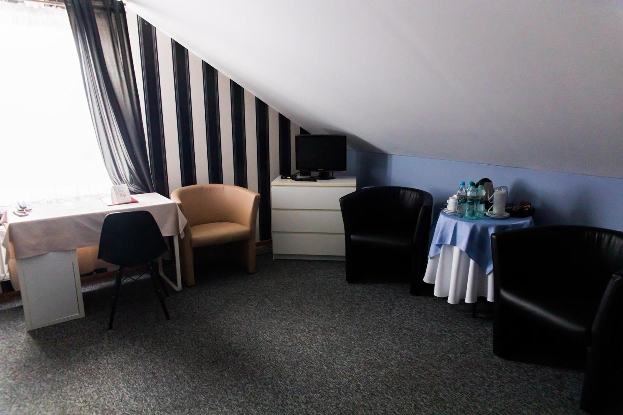 Wroblew  Hotel Napoleon מראה חיצוני תמונה