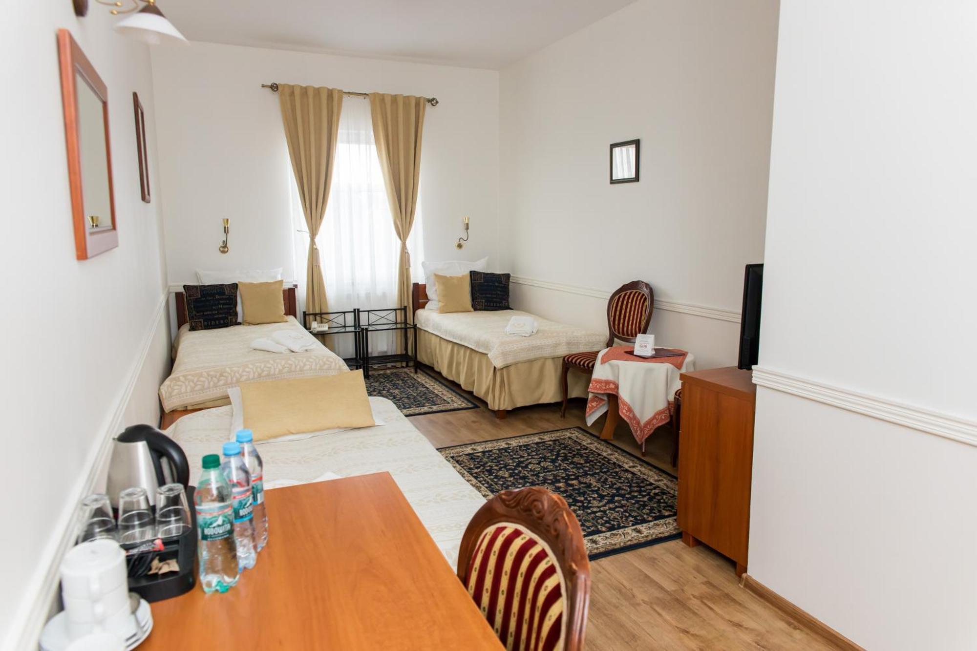 Wroblew  Hotel Napoleon מראה חיצוני תמונה