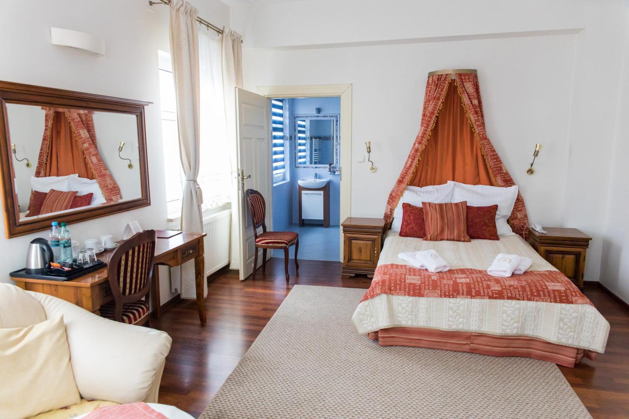 Wroblew  Hotel Napoleon מראה חיצוני תמונה