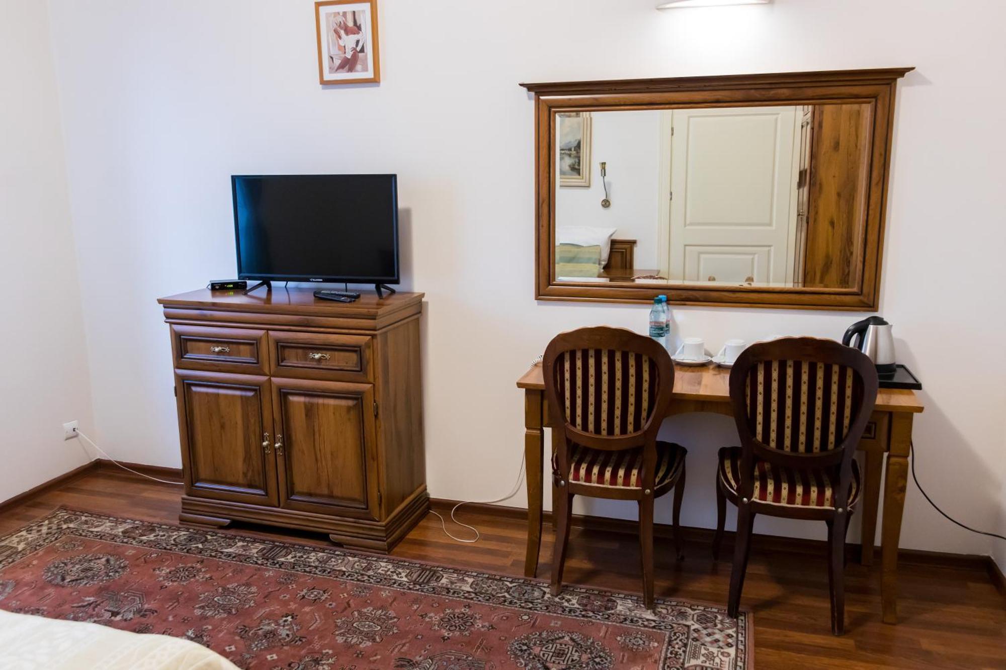 Wroblew  Hotel Napoleon מראה חיצוני תמונה