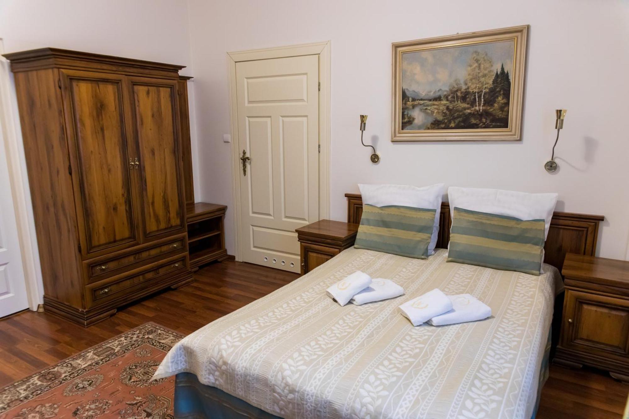 Wroblew  Hotel Napoleon מראה חיצוני תמונה